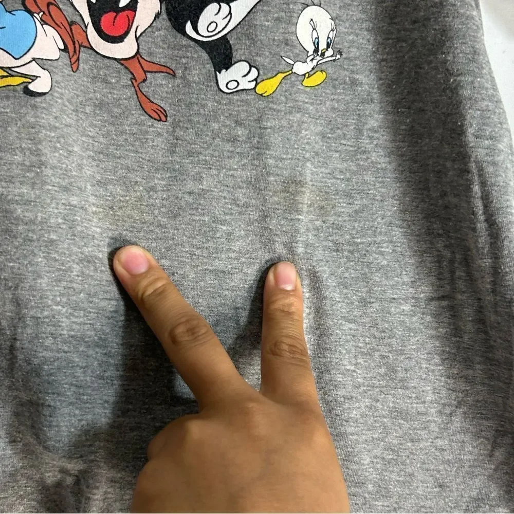 Kid Looney Tunes Group short sleeve graphic tee side small